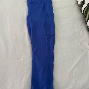 Lululemon Size 8 capri leggings- blue Wunder Train Crop
